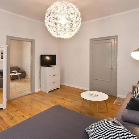 Pulse Lu Apartment, & Pier 600m
